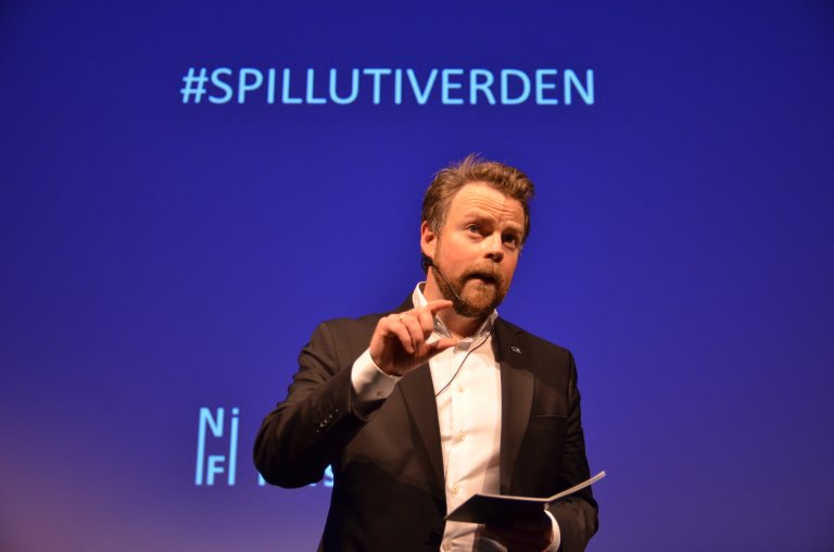 Torbjørn Røe Isaksen på Spill ut i verden konferanse.JPG